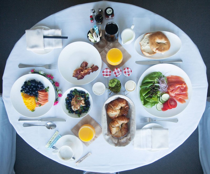 1 hotels - room service