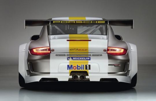 2011porsche911gt3rsr4056b Clearly visible are the modifications to the 