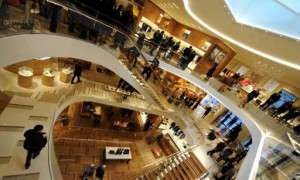 Louis Vuitton shop on its opening day in Rome