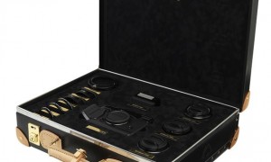 Fujifilm-Globe-Trotter-case-interior 1