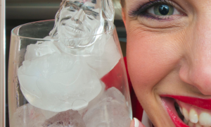 Little-Richard-ice-cubes-onboard-the-Upper-Class-bar