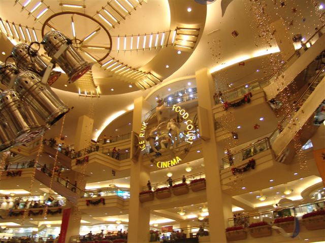 EMPORIUM MALL – A LUXURIOUS SHOPPING MALL