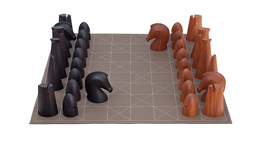 World’S Most Exclusive Board Games: Guccissima All-Leather Checkers Set_1