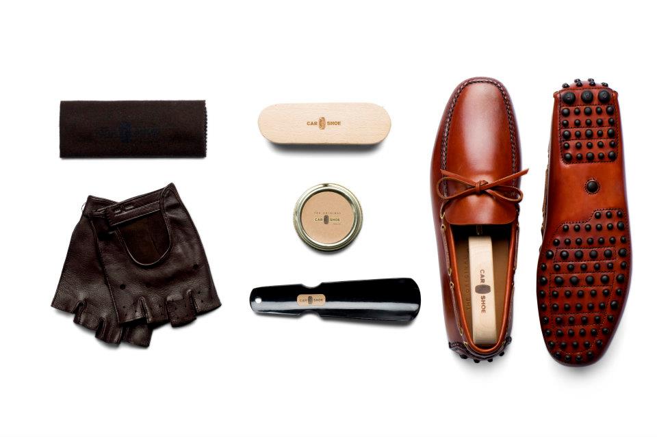 Gentleman's driving accessories: the perfect car shoe kit 