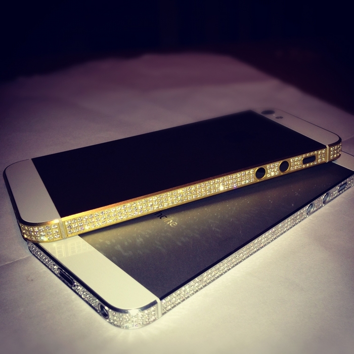 The World First 24CT Gold iPhone 5