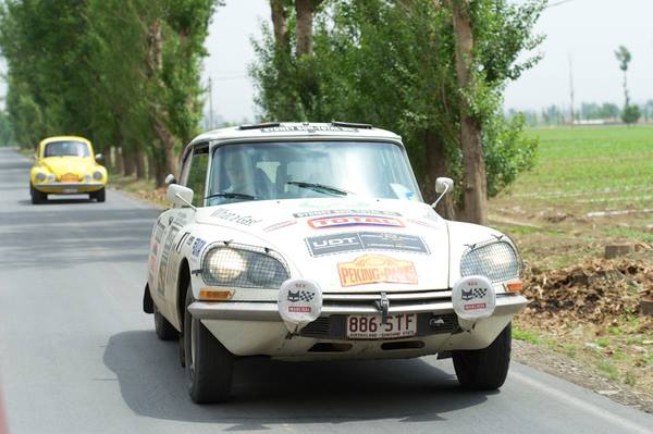  - Peking-to-Paris-Rally-2013-Citroen-DS-23