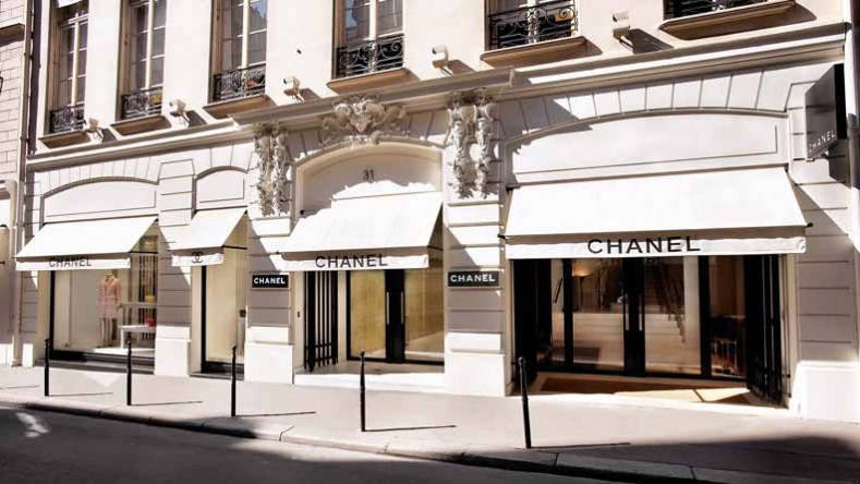 First Chanel temporary beauty shop opened in Paris 