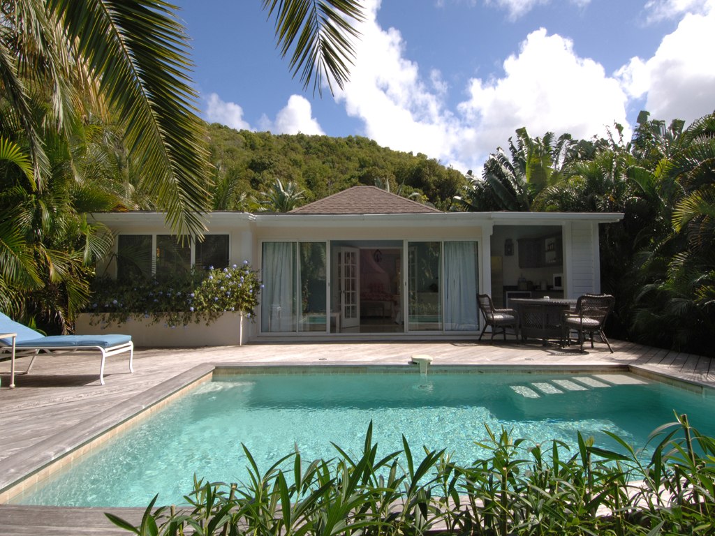 Hotel Saint-Barth Isle de France bought by LVMH Moët Hennessy Louis Vuitton luxury group ...