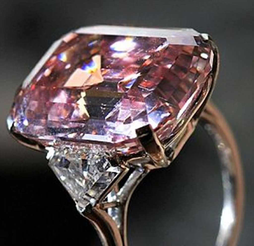 Hot trend Colored diamond engagement rings