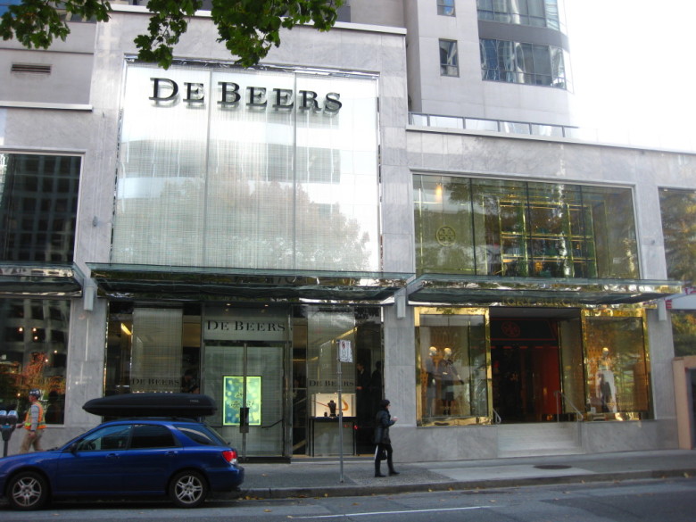 De Beers jewelry's Vancouver Store