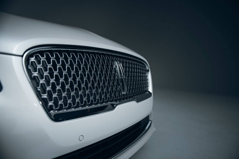 2017 Lincoln MKZ - new grille