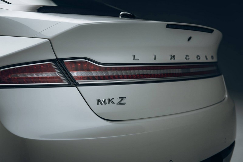 2017 Lincoln MKZ -  rear lamps
