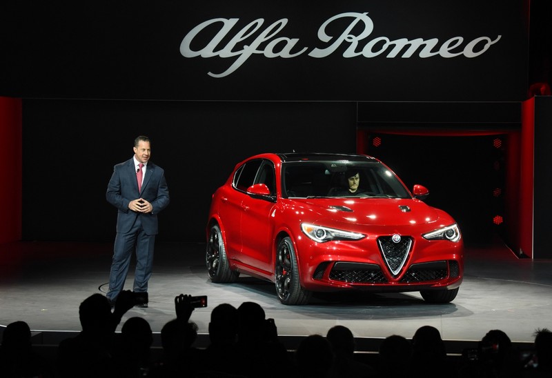 2018-alfa-romeo-stelvio-world-debut