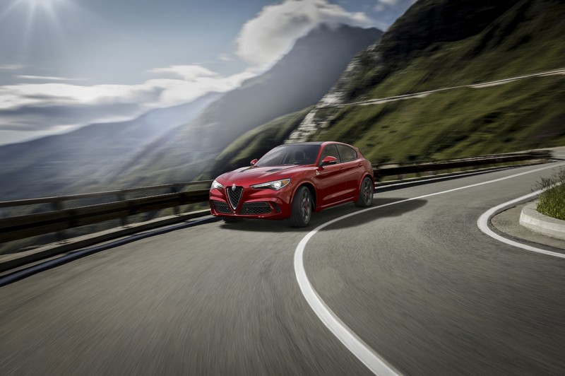 2018-alfa-romeo-stelvio-to-revealed-at-la-auto-show-2016