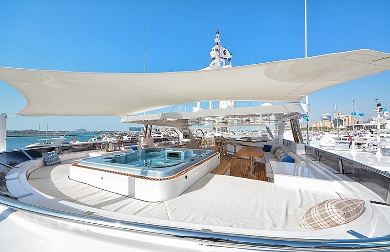 2luxury2-The epitome of truly royal cruising - Gulf Craft Majesty 35 luxury yacht-002