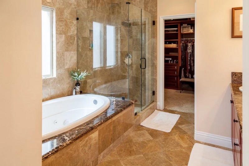 305 16th Street, Huntington Beach, CA - malakaisparks-A stunningly gorgeous beach house - bathroom