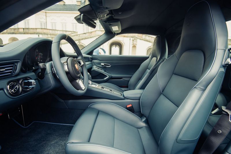 911 Targa 4S Exclusive Design Edition-interior
