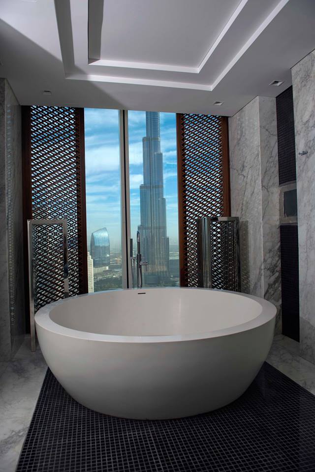 A bath with a world class view -Taj Dubai