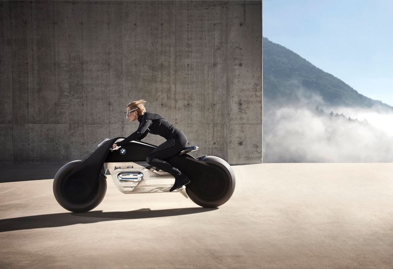 bmw-motorrad-vision-next-100-a-vision-of-biking-in-a-connected-world