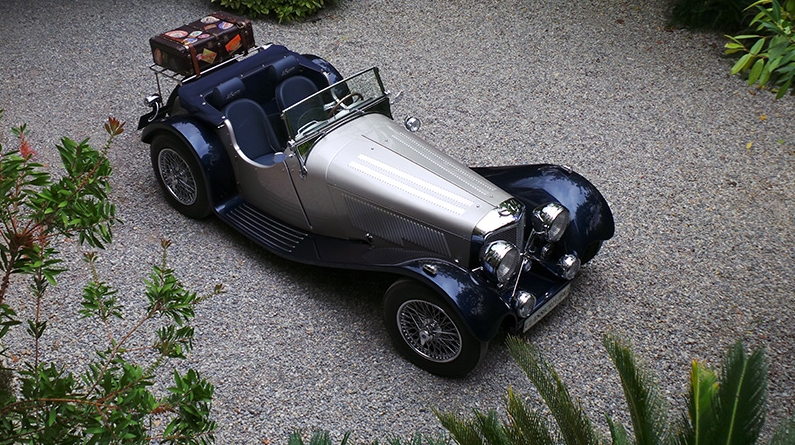 Classic La Riviera Bespoke Car