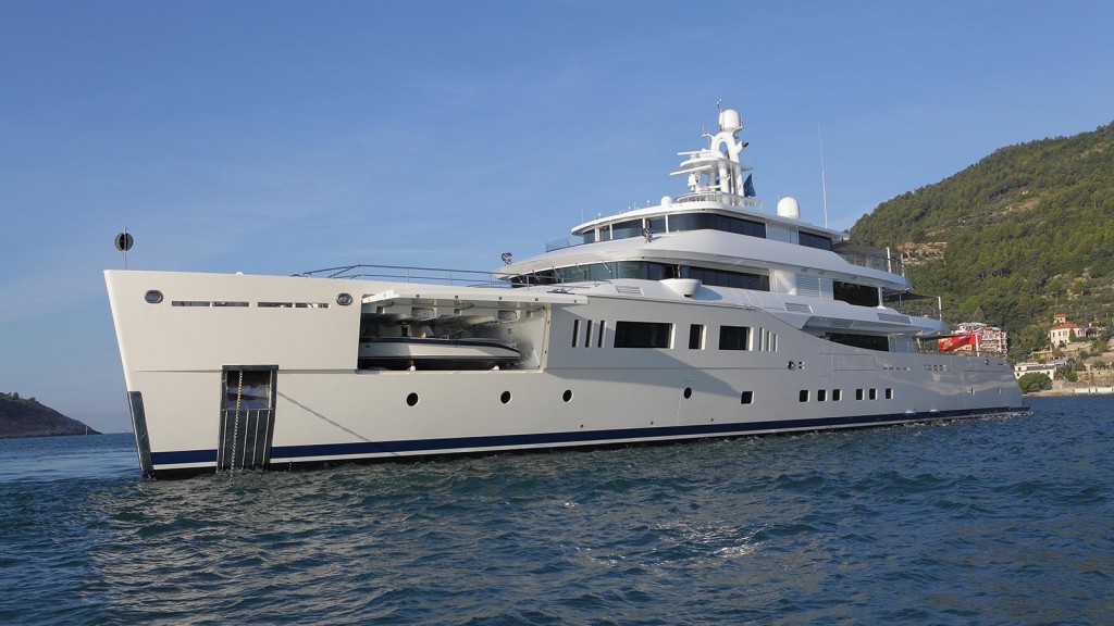 DISPLACEMENT MOTOR YACHT OF 1,300GT TO 2,999GT OF BELOW 75M - GRACE E