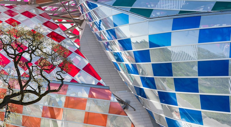 Daniel Buren is showing Fondation Louis Vuitton in a new light-