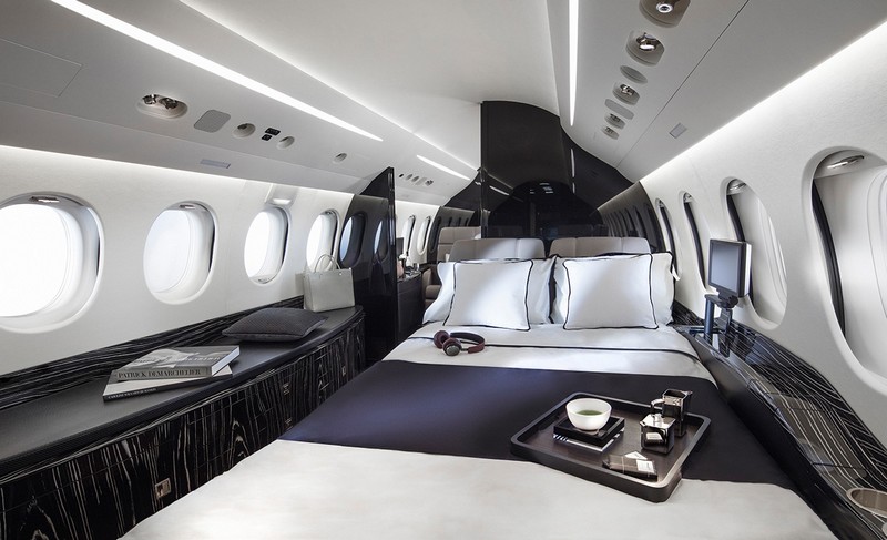 dassault-falcon-8x-private-plane-interior