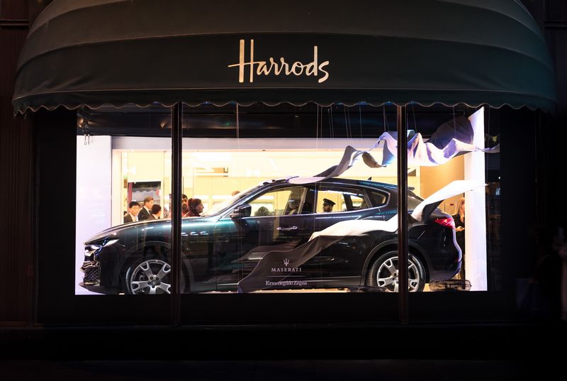 ermenegildo-zegna-takes-to-the-road-with-its-exclusive-ss17-maserati-capsule-collection-harrods-london-2016