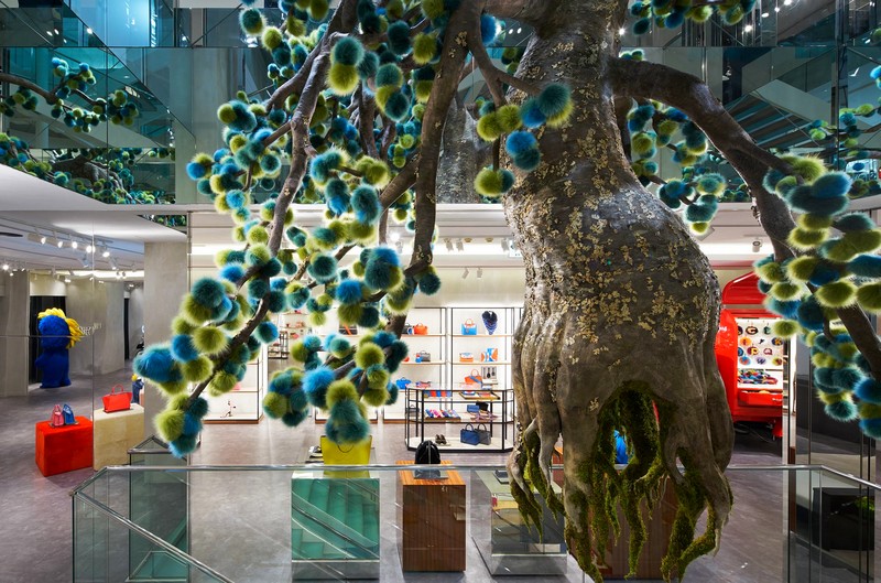 Fendi Ginza Tokyo 2015 - the botanical artwork inside the playful Fendi Ginza pop-up store by the flower artist Makoto Azuma.