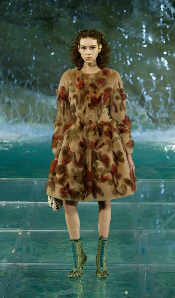 Fendi The Legends and Fairy Tales fashion show at the Trevi Fountain in Rome-2016-04