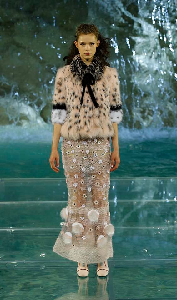 Fendi The Legends and Fairy Tales fashion show at the Trevi Fountain in Rome-2016-06