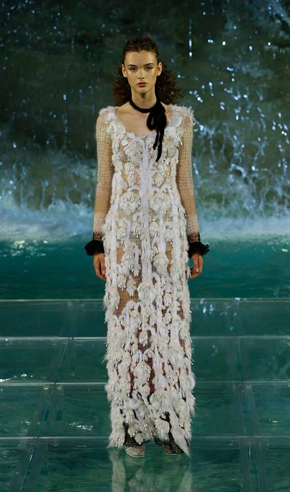 Fendi The Legends and Fairy Tales fashion show at the Trevi Fountain in Rome-2016-07