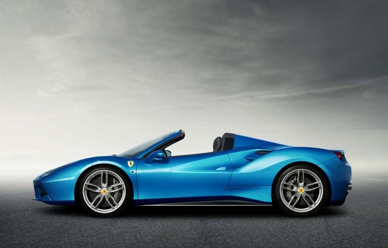 Ferrari has gone for a retractable hard top for the 488GTB coupé model-