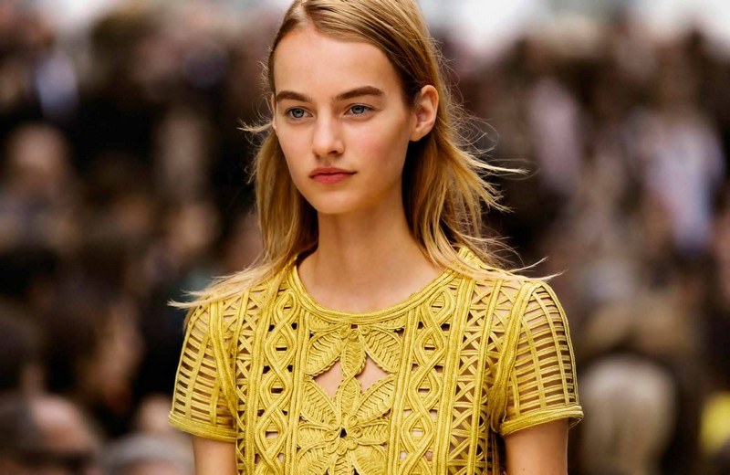 Functionregalia 2015 - Burberry's Womenswear Spring - Summer 2016-002