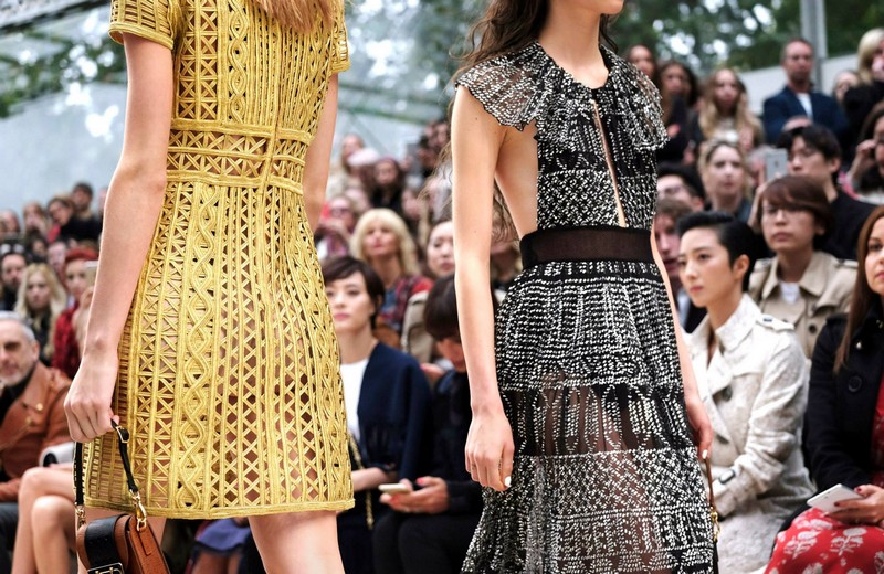 Functionregalia 2015 - Burberry's Womenswear Spring - Summer 2016-004