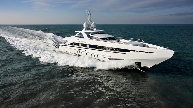 Heesen yachts Amore Mio is the largest and most powerful sports yacht ever built in the Netherlands-2016