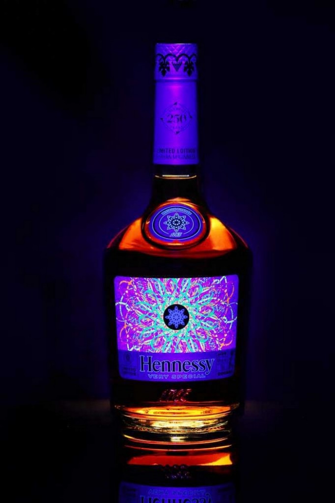 Hennessy V.S Limited Edition by Ryan McGinness - New York artist creates limited edition glow-in-the-dark label for Hennessy