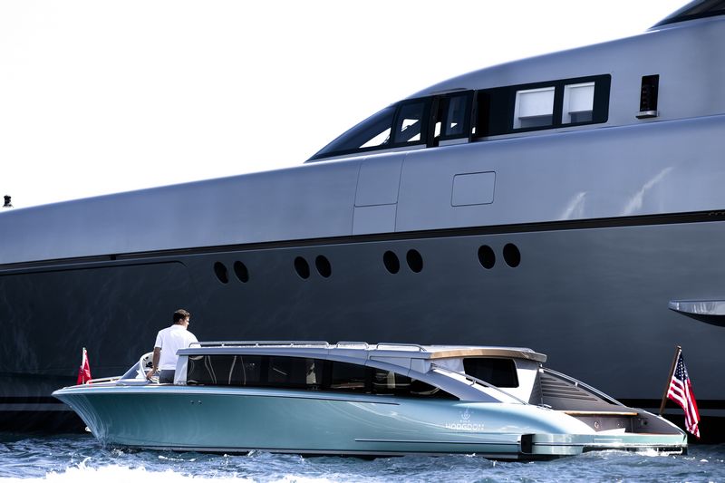 Hodgdon yachts 10.5 meter custom limousine tender 2016 -2luxury2-001