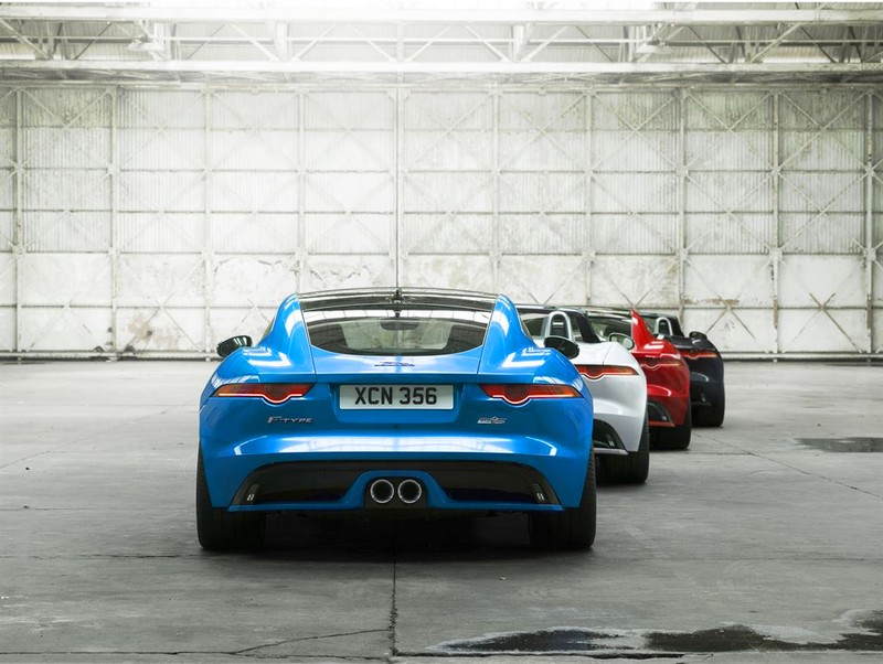 Jag_F-TYPE_British Design Edition-2016-white blue red