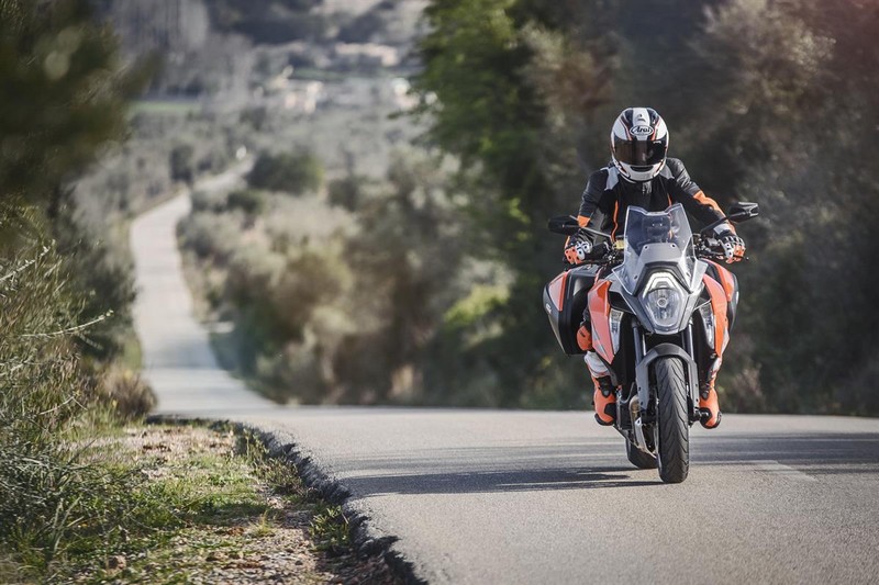 KTM 1290 SUPER DUKE GT_the fastest V-twin Sports Touring bike in the world--