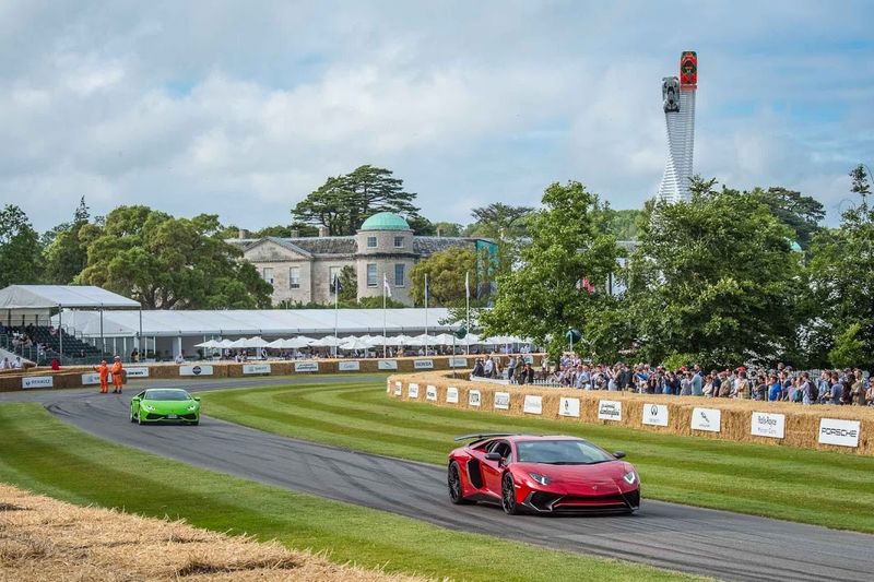 Lamborghini Aventador Veloce to have a roadster version