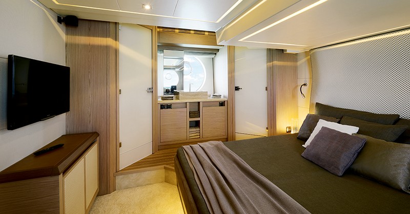 MC6-beneteau-gamma-monte-carlo-interior