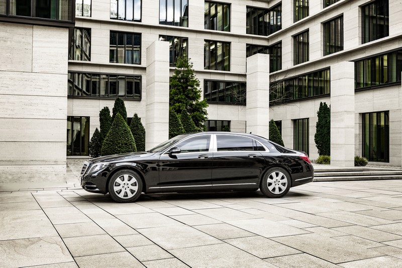 Mercedes-Maybach S 600 Guard.