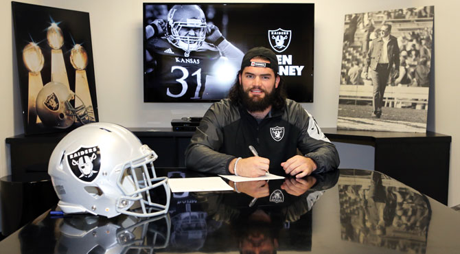 Oakland Rivers Raiders LB Ben Heeney-