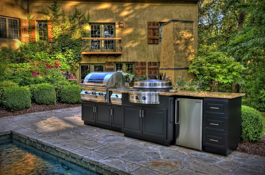 Outdoor Grills and Pizza Kitchens - luxury outdoor cooking