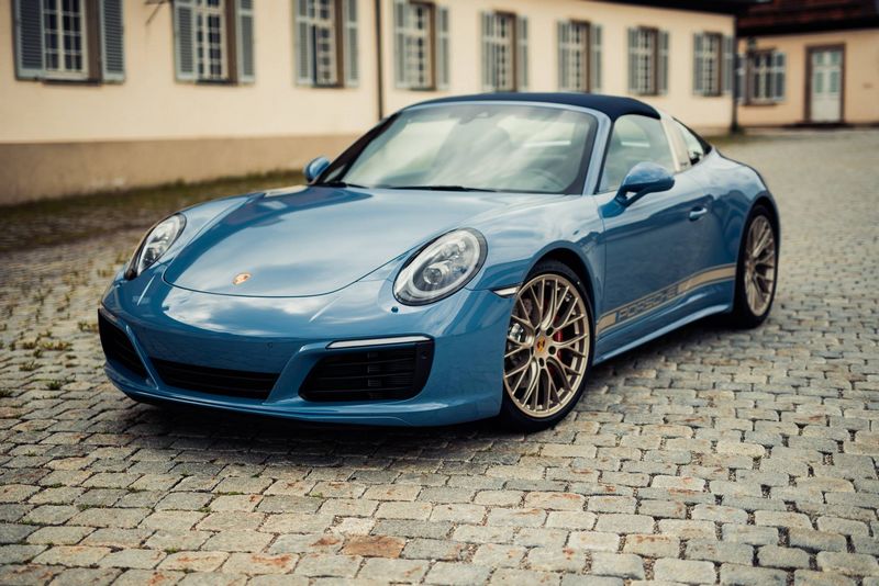 Porsche 911 Targa 4S Exclusive Design Edition--
