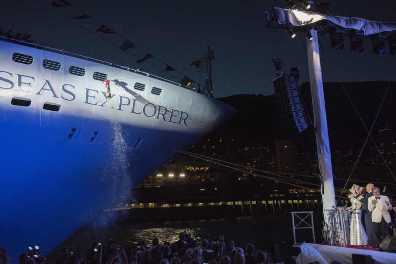 SevenSeasExplorer-Regent-Seven-Seas-Explorer-cruiseship-World´s most luxurious cruise ship-the chrisening