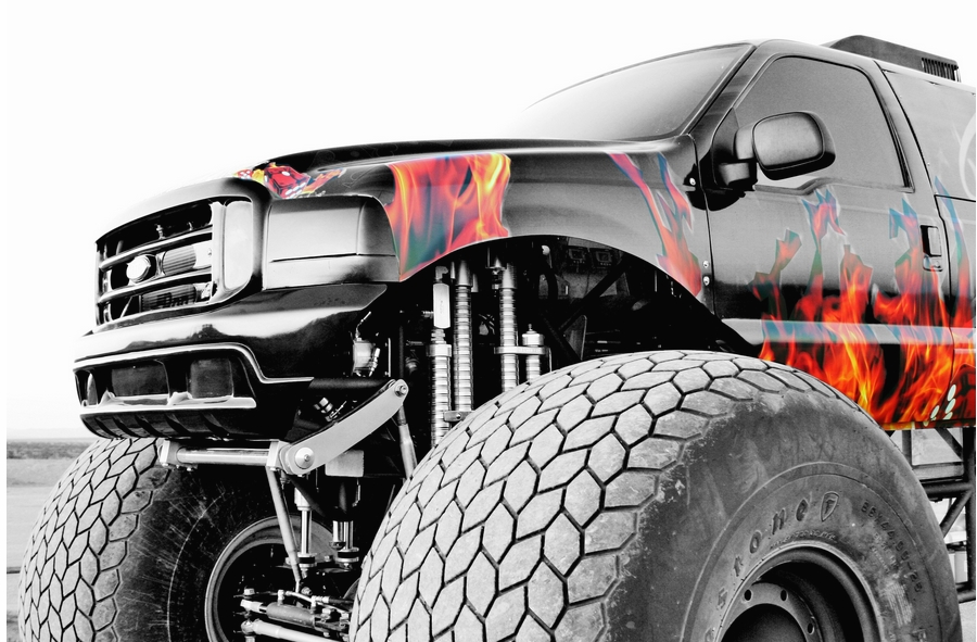 Sin City Hustler - the world’s first luxury monster truck-0001