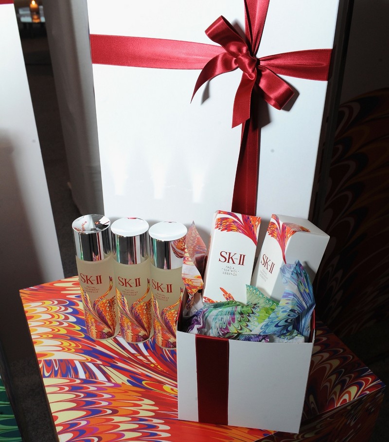 skin-science-sk-ii-limited-edition-holiday-collection-of-facial-treatment-essences