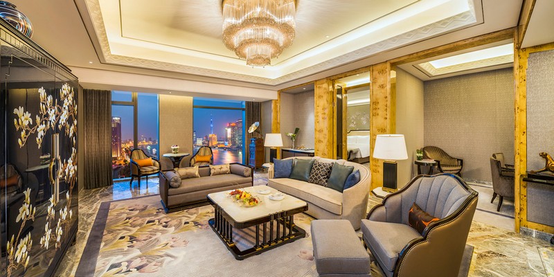 The Wanda Reign on the Bund - Shanghai’s first seven-star hotel--